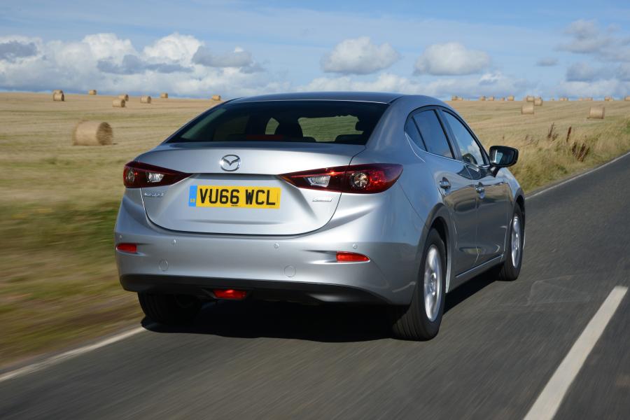  Mazda3 Sedan 2016 года  (UK) (фото 7 из 14)